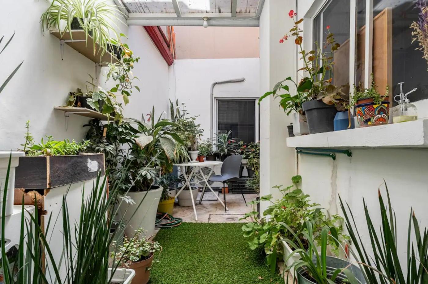 With Garden 2br In Incredible Location *