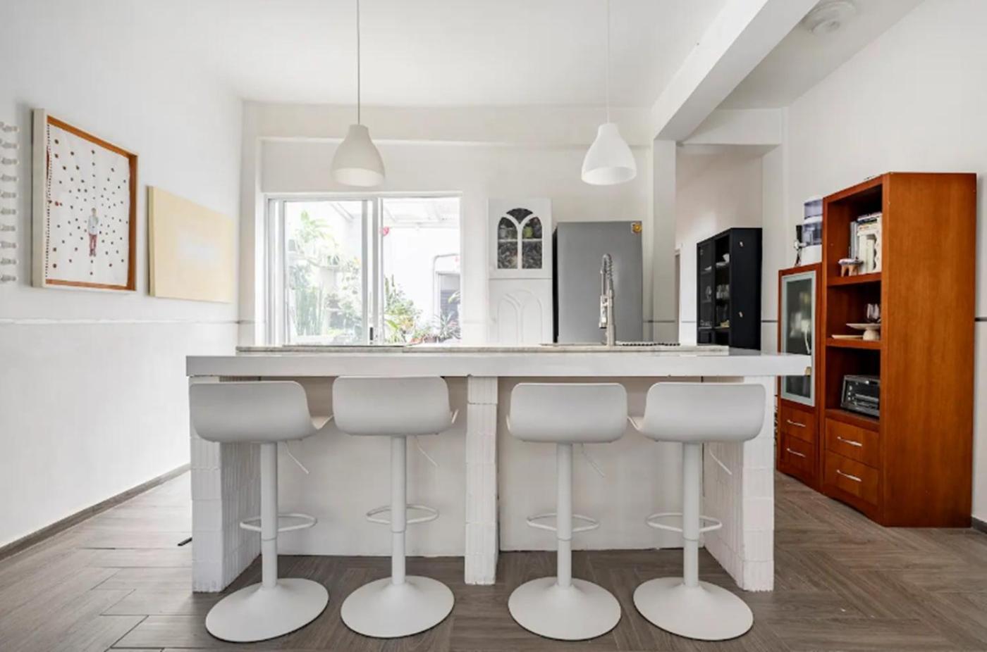 With Garden 2br In Incredible Location